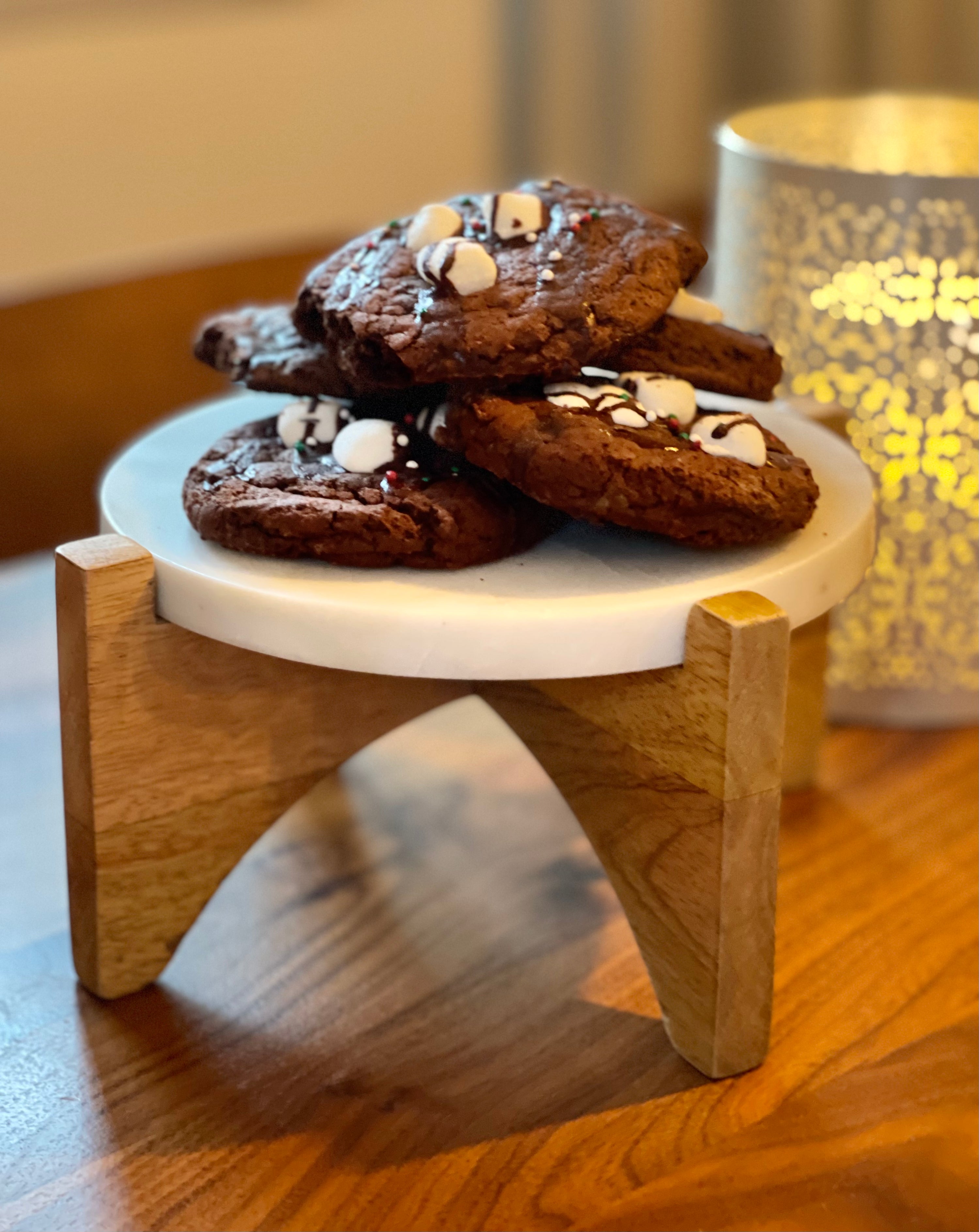 Marble Cake Platter with Wooden Stand